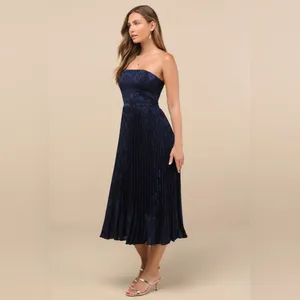 Lulus Perfectly Stunning Navy Jacquard Strapless Midi Dress thumbnail 4
