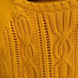 Tommy Hilfiger Womens cable knit sweater mustard color size L thumbnail 3