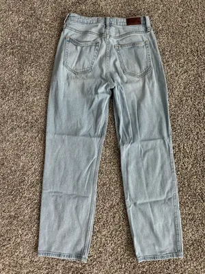Hollister Straight High-Rise Jeans thumbnail 2