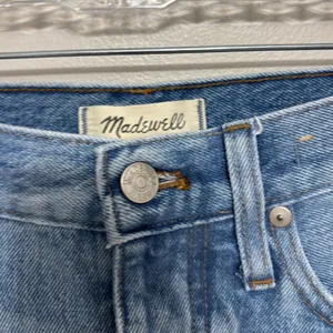 Madewell 100% Cotton Relaxed Denim Shorts Rosemount Wash Destroyed Hem - Size 23 thumbnail 5