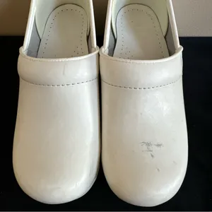 Dansko‎ White Leather Slip Resistant Clogs Nurse’s Shoes Women 36 thumbnail 2