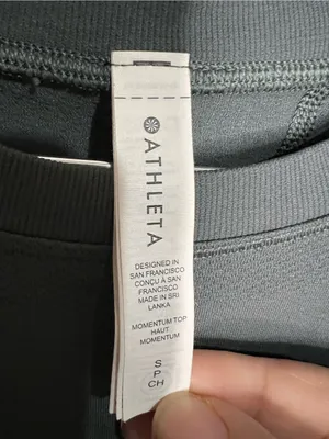 Athleta Momentum Seamless Contour Long Sleeve Athletic Performance Top‎ thumbnail 5