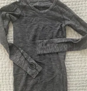 Lululemon Swiftly Tech Long Sleeve thumbnail 1