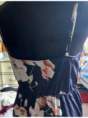 Like New Black floral maxi dress with V-neck thumbnail 5