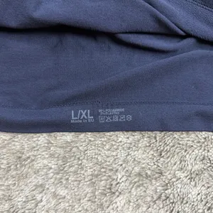 Victorias Secret Seamless Tee Women's L/XL Navy thumbnail 3