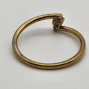 Vintage Avon Gold Tone & Black Rhinestone Ring (7.5) thumbnail 6