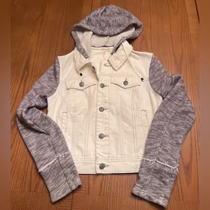 Free‎ People Knit Sleeve & Knit Hood Distressed White Denim Jean Jacket Size XS thumbnail 14