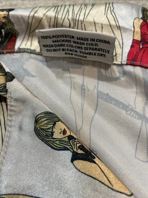Taylor Swift Cream Button-Down Top with Red & Black Figurine Print Size M thumbnail 9