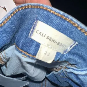 Madewell Cali Demi boot medium wash size 23 normcore jeans thumbnail 3