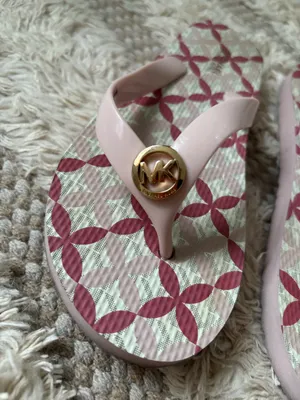 Michael Kors Light Pink Logo Medallion Flip Flop Sandals Size US 6M thumbnail 3