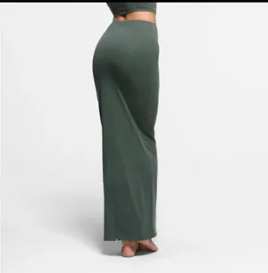 Skims Fits Everybody Long Maxi Skirt Deep Sea M NWT ( sold out) style thumbnail 2