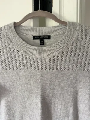 Banana Republic Gray Pointelle Puff Sleeve Sweater Tee XS thumbnail 3