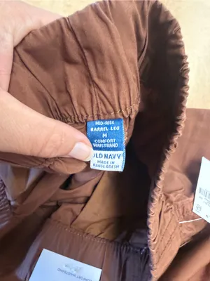 NWT! Old Navy Mid-Rise Cropped Barrel-Leg Utility Pants thumbnail 3