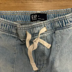 Gap Denim Easy Jean Size M thumbnail 2