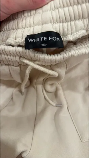 White fox sweatpants  thumbnail 3