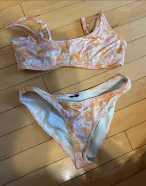 Triangl Bikini Set Swimsuit thumbnail 1