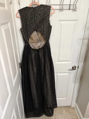 Monique Lhuillier Gown thumbnail 5
