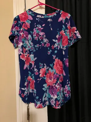 Floral Heimish Blouse Blue Size M thumbnail 2