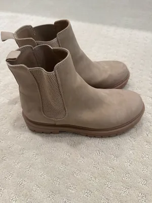 Soda Taupe Chelsea Ankle Boots Lug Sole Pull On Booties Size 8.5 thumbnail 5