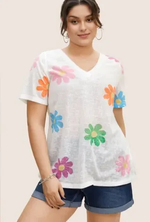 BloomChic NWT‎ T-Shirt White Floral Print Short Sleeve V Neck Casual Top 12 thumbnail 1