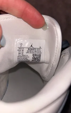 Air Jordan Women’s  1 Mid Stealth thumbnail 8