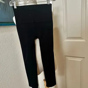 Soma black slimming crop leggings NWT thumbnail 4