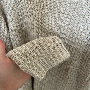 Sweater thumbnail 4