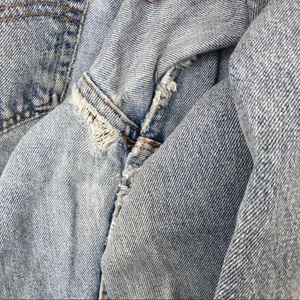 Vintage Levi’s 560 High Waisted Mom Jeans thumbnail 6