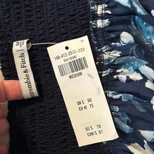 NEW Abercrombie & Fitch A&F Size M Blue Floral Blouse Top Sweetheart Neck thumbnail 5