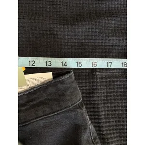H&M NWT Black Denim Jean‎ Shorts Size 8 Mid Rise Zip Raw Hem Summer Comfort thumbnail 8
