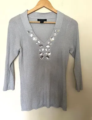 August Silk Metallic Gray Knit Top Women’s‎ Sz Large Beaded V Neck 3/4 Sleeve thumbnail 1