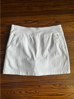 White Mini Skirt Size 4 petite thumbnail 2