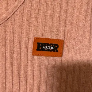 Cozy V-Neck Ribbed Long Sleeve Top - Dusty Pink thumbnail 4