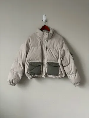 Cream & Green Puffer Jacket Gray Size M thumbnail 2
