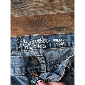 Wrangler Retro 1947 Relaxed Boot Jeans in Blue 6-8 thumbnail 2