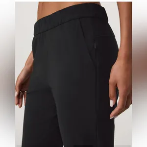 Vuori‎ Miles Ankle Pant medium athleisure workout yoga streetwear techwear thumbnail 2