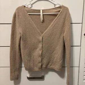 Aritzia The Group Babaton Wool Blend Cardigan Sweater thumbnail 2