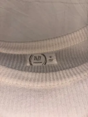 white long sleeve Size M thumbnail 2