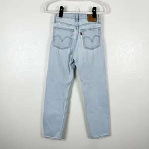 Levi's Wedgie Straight Light Wash Distressed Jeans Cotton Blend Size 24 thumbnail 3