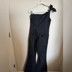 Free People Denim One-Shoulder‎ Flare Jumpsuit Sz Large in Black thumbnail 7