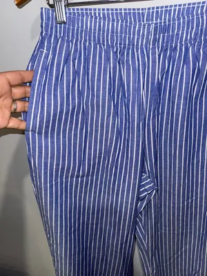 Old Navy Blue and White Striped Elastic-Waist Women’s Pants thumbnail 3