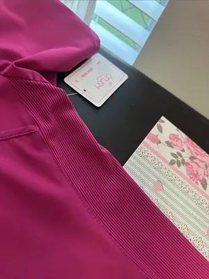Ladies Scrub Top in festival fuchsia Sz L by Crush NWT thumbnail 3