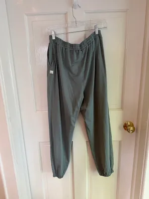 Vuori Green Performance Joggers thumbnail 7