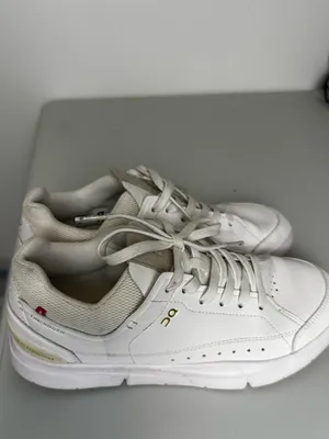 On The Roger Centre Court Tennis Sneaker‎ Women’s Sz 8 thumbnail 7