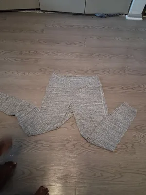PINK Victoria's Secret v-cut front waist line tweed leggings in gray size large. thumbnail 11