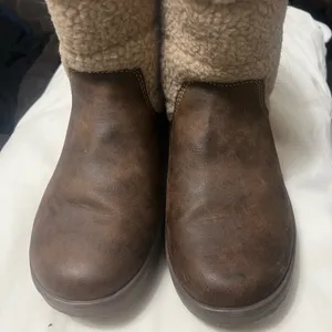 JBU Brown and Tan Boots thumbnail 2
