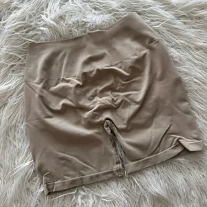 Alphalete Amplify Ultra High Rise Biker Short 4.5” Linen Size Large thumbnail 6