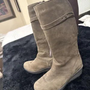 Eddie Bauer Women's Wedge Boots In Dark Olive Green SZ 8.5 thumbnail 2