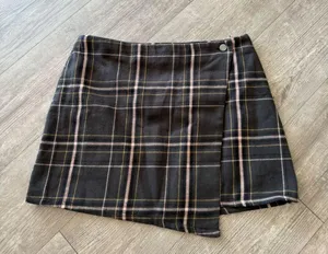LAST PRICE🍒🤍 NO BOUNDARIES flannel faux wrap skirt 💐 thumbnail 5