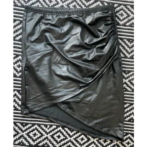 SheIn Bae High Waist Ruched Wrao Hem Skirt NWT! thumbnail 11